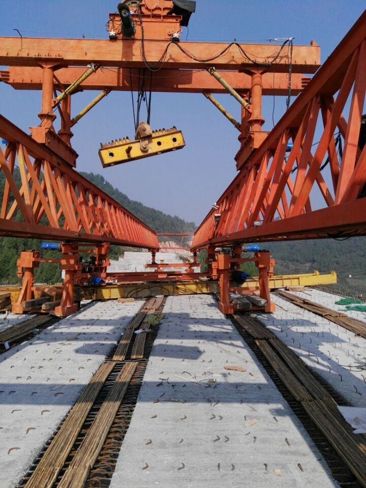 湖南湘西架橋機監控系統現場安裝圖三